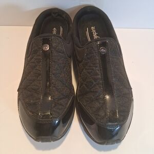 Easy Spirit Men's Black Slip-On Quilted Sneakers